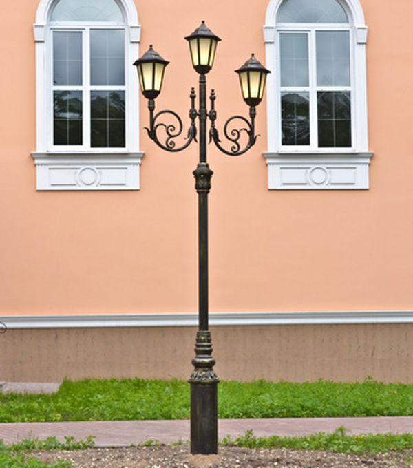 фонарный столб уличный / опора для уличного светильника
